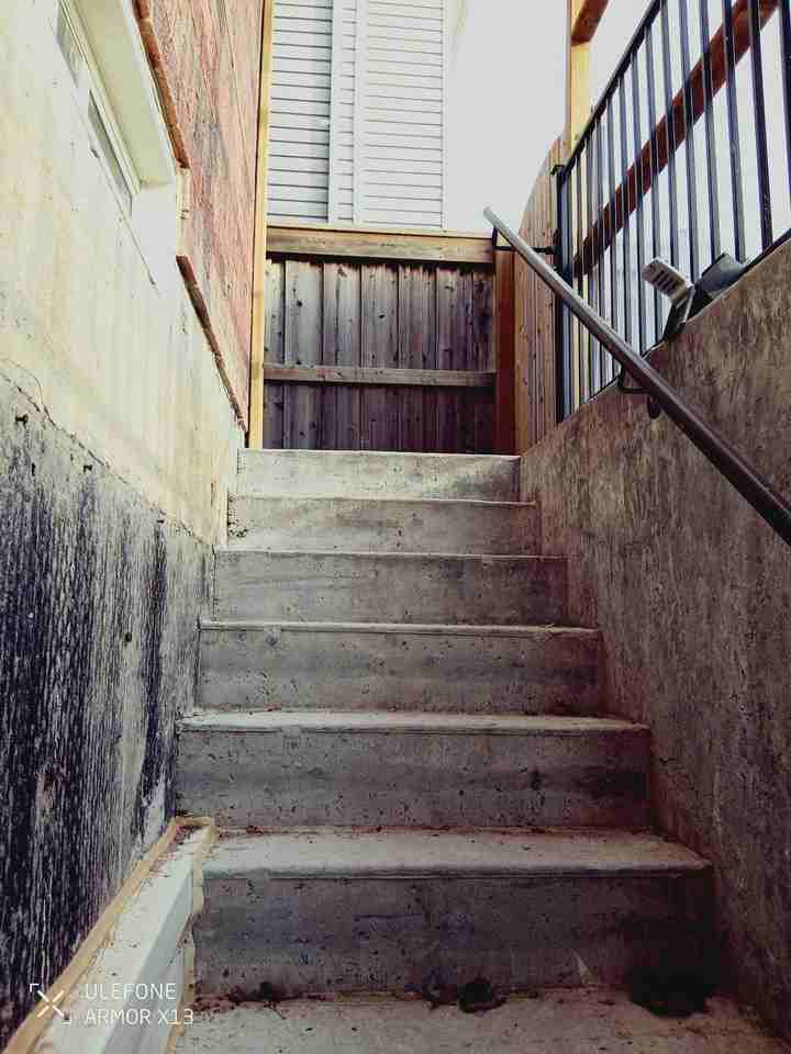 2032 Hunking Dr - Photo 2 of 28