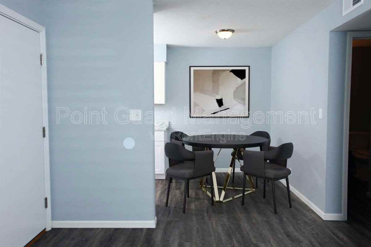 928 N Carter St #104