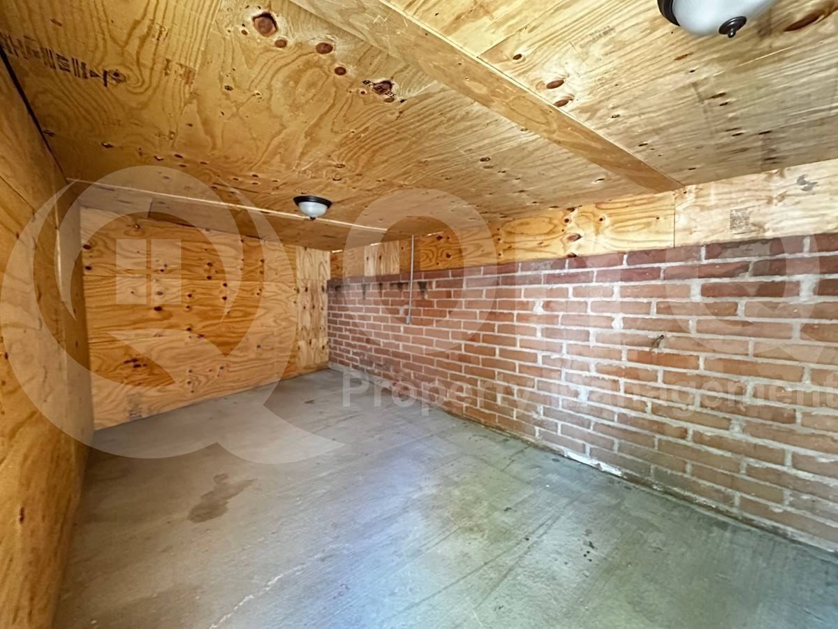 8175 E 20th St - Photo 3 of 10