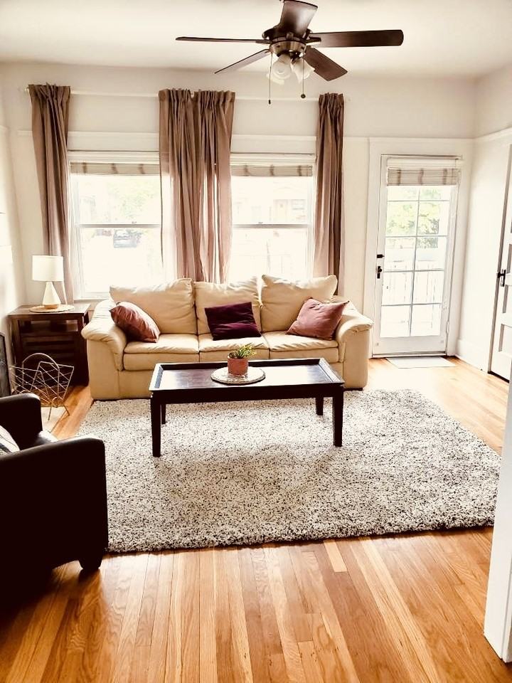 842 21st St - Photo 3 of 50