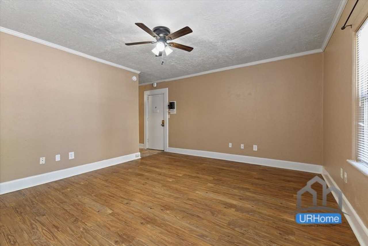 Belmar - Vintage Studios & 1BRs — From $999 in NW Portland’s Alphabet District - Photo 5 of 29