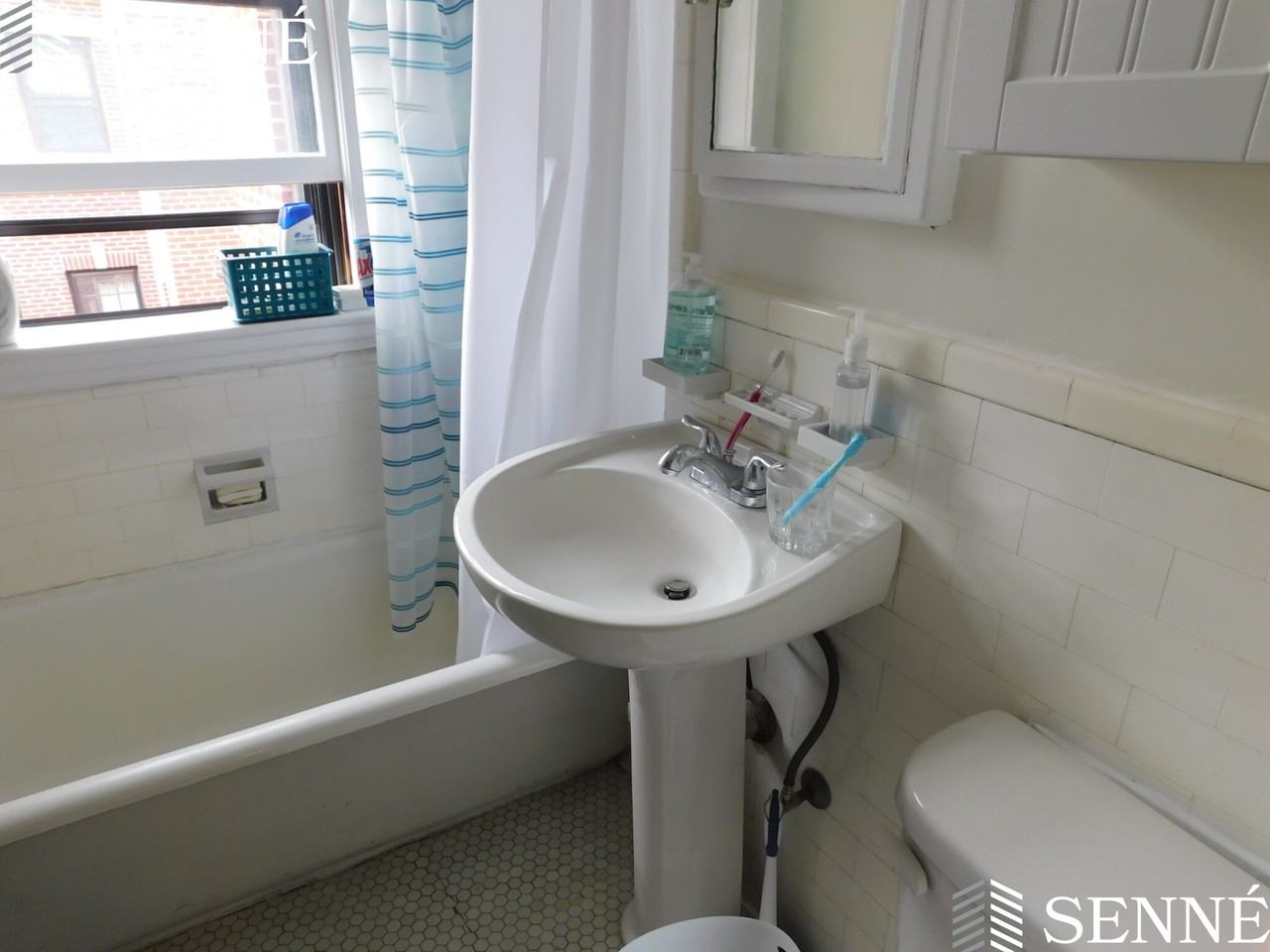 36 Linnaean St #15 - Photo 6 of 8