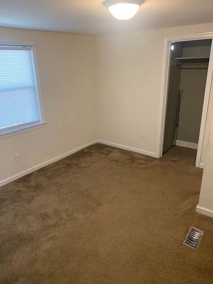 308 S. Madison St - Photo 4 of 14