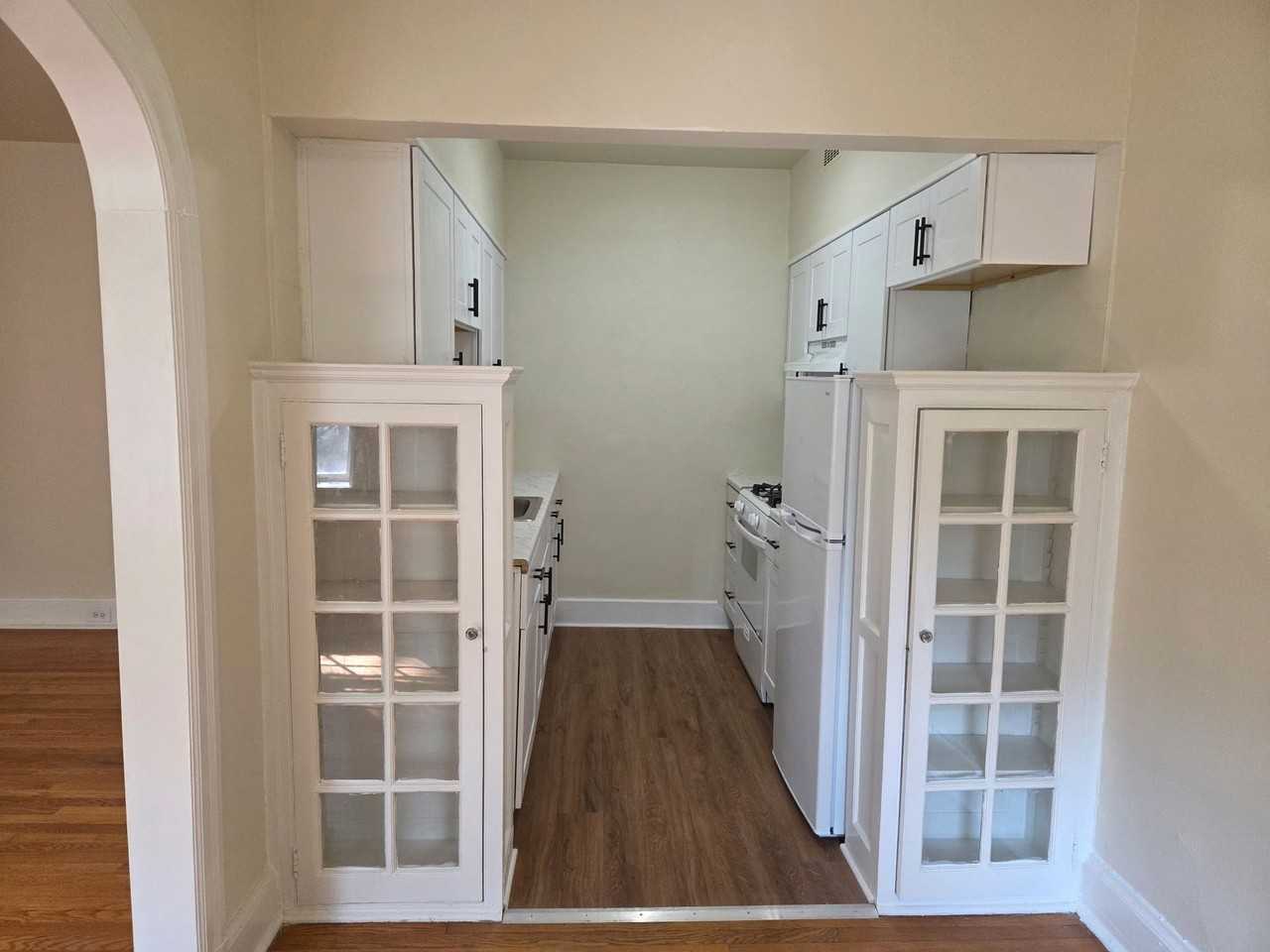 EDGEHILL COURT - Photo 4 of 11