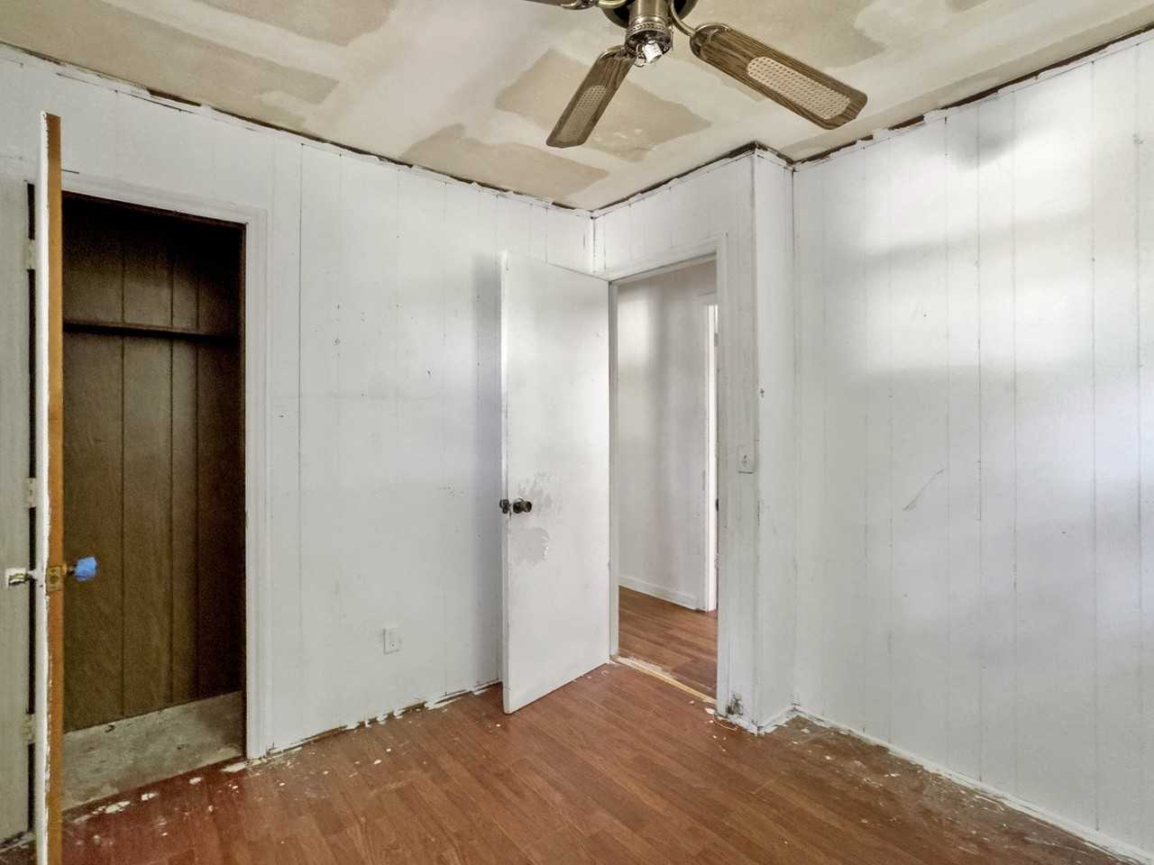 1137 Carter Rd - Photo 3 of 23