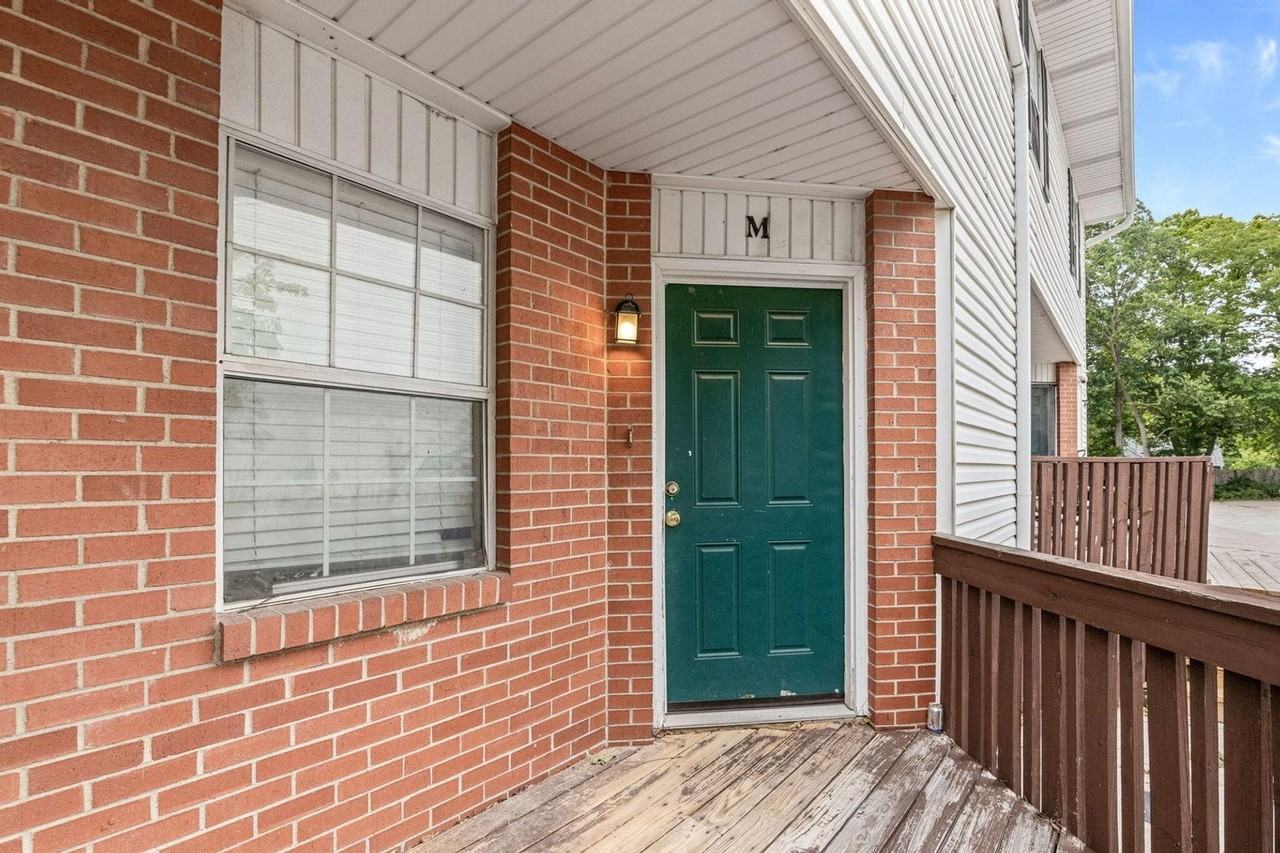 1407 Paris Rd - Photo 2 of 24