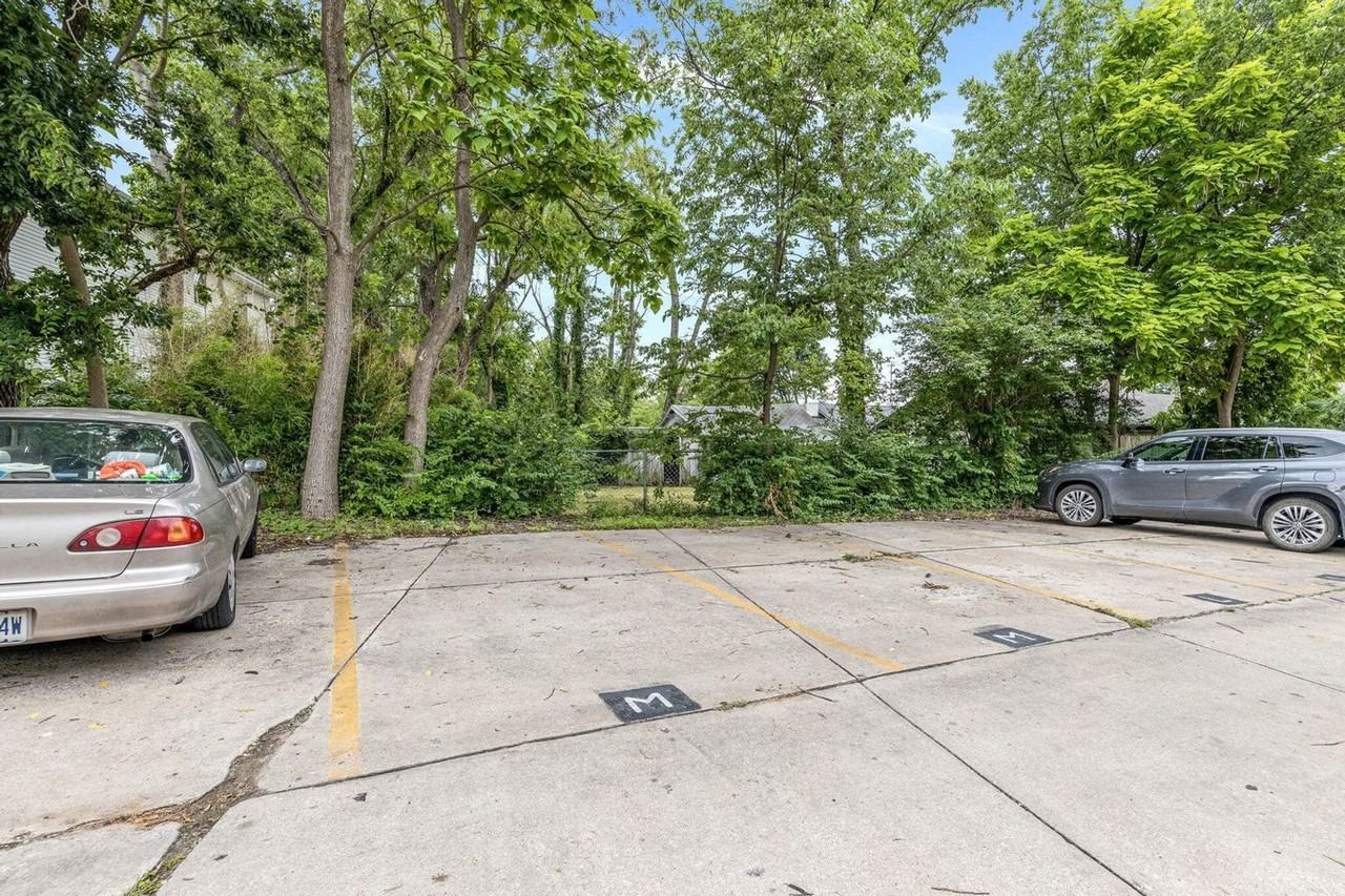 1407 Paris Rd - Photo 7 of 24