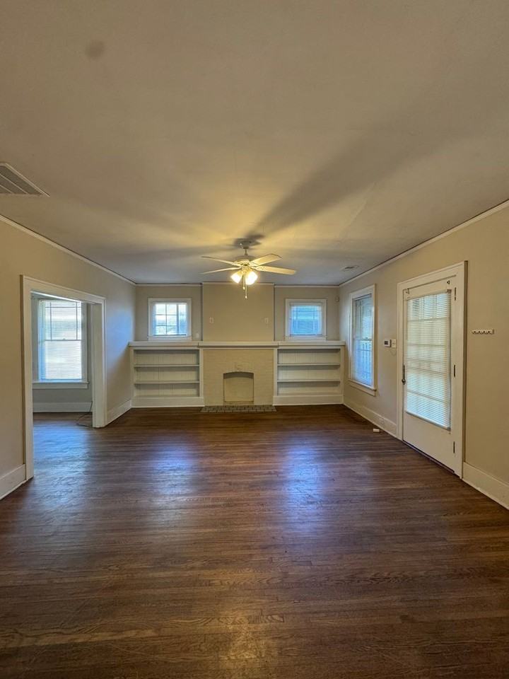1901 Snowden Ave - Photo 2 of 11