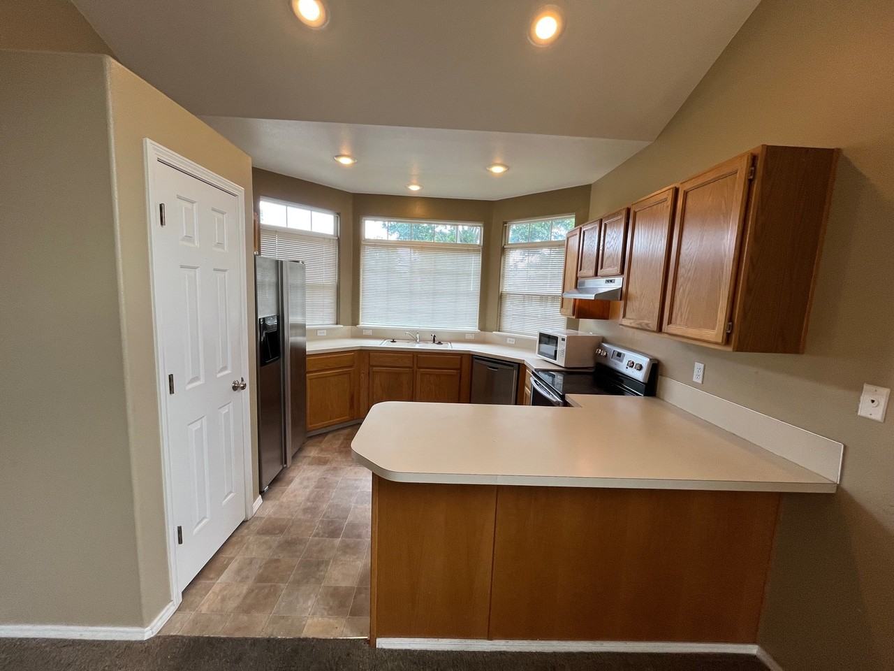 4194 S Trailridge Ave - Photo 3 of 16