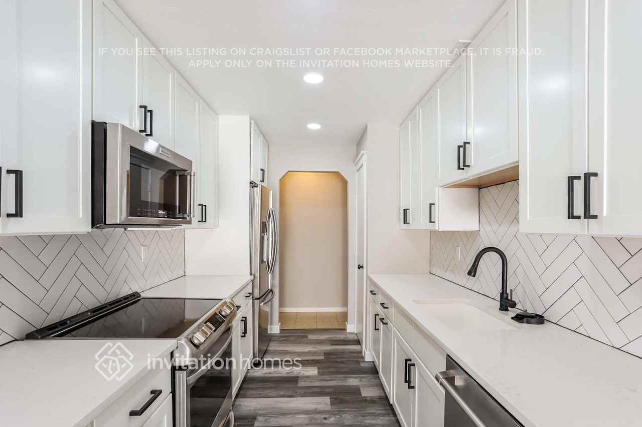 17755 E Cornell Dr - Photo 5 of 16