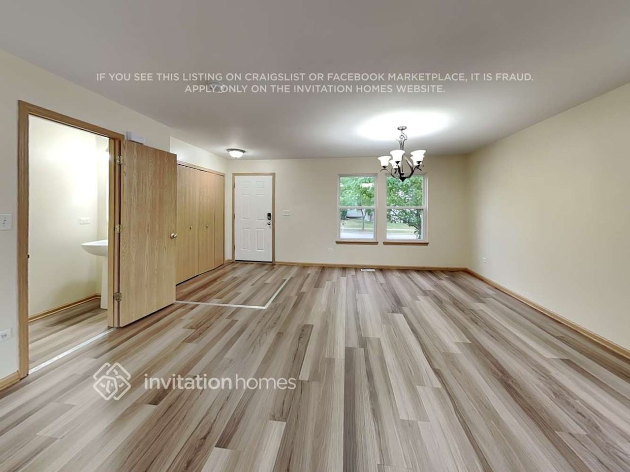 1714 Stonegate Dr - Photo 4 of 19