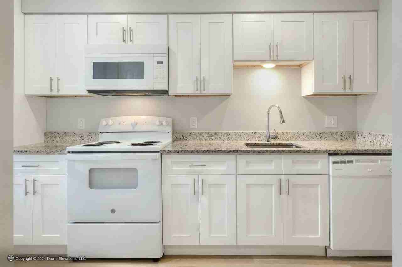 2230 Zinfandel Ln - Photo 4 of 15