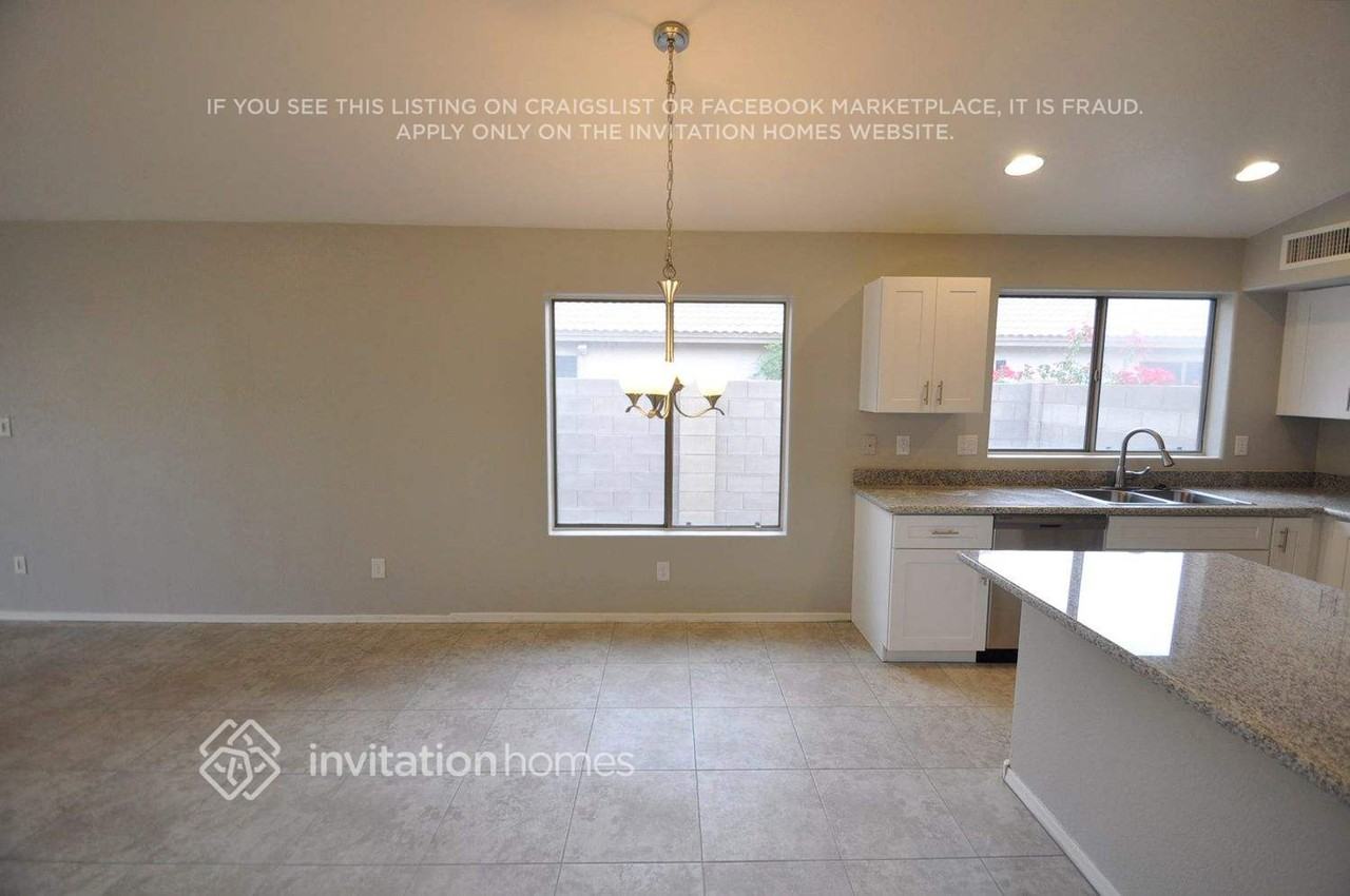 3034 E Captain Dreyfus Ave - Photo 4 of 12