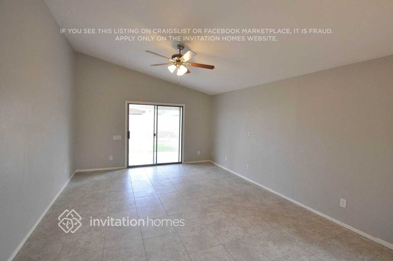 3034 E Captain Dreyfus Ave - Photo 5 of 12