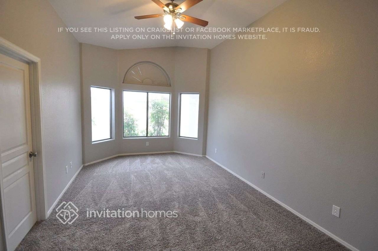 3034 E Captain Dreyfus Ave - Photo 6 of 12