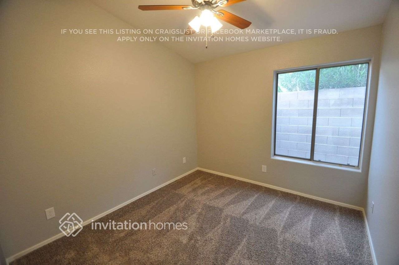 3034 E Captain Dreyfus Ave - Photo 7 of 12