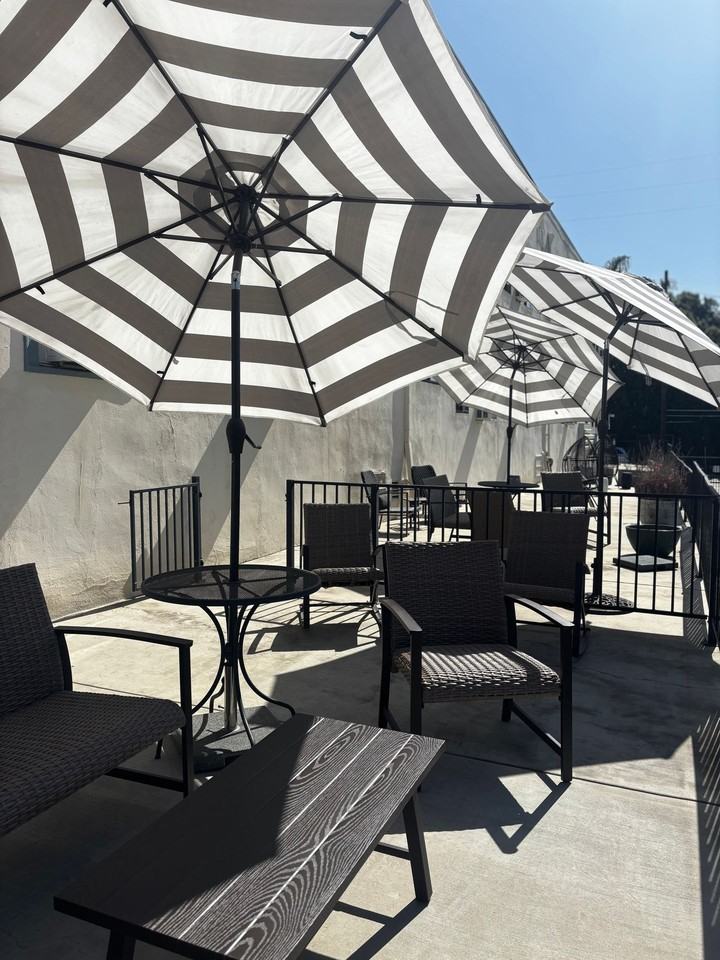 131 S Avenue 63 - Photo 3 of 6