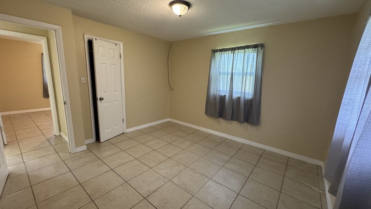 2207 Pelham St Ne #C - Photo 2 of 10