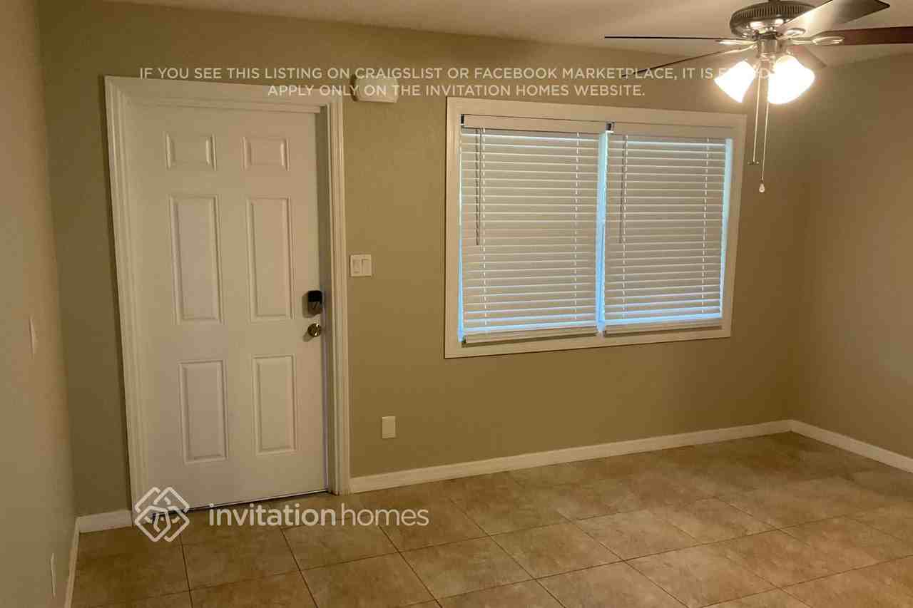 215 Emerald Ln - Photo 2 of 13