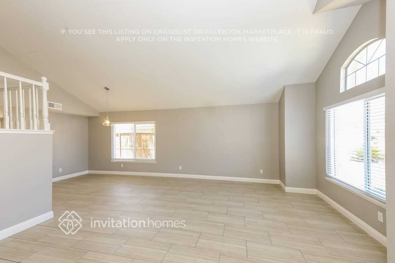 39838 N General Kearny Rd - Photo 6 of 17