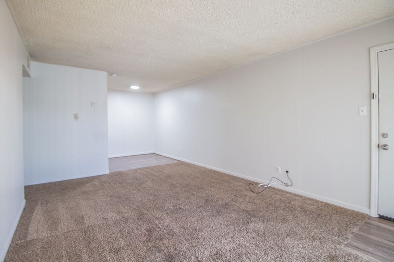MC 2500 W 26th Street - Photo 2 of 14