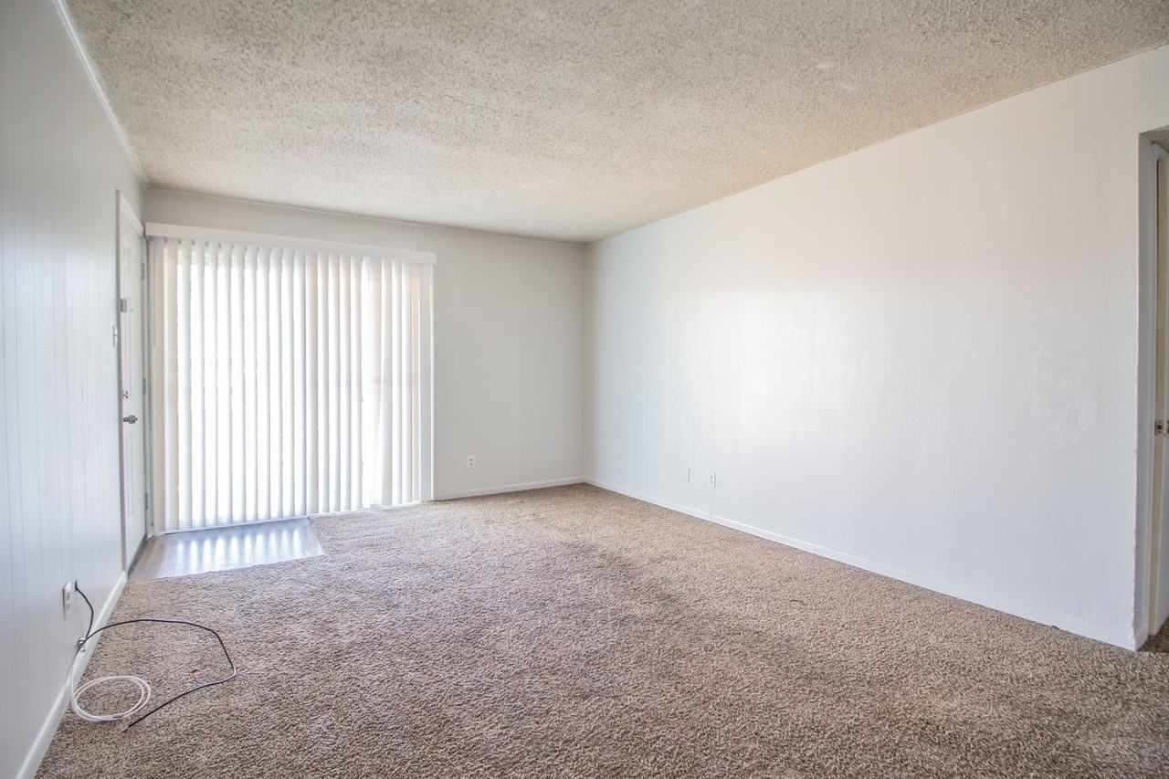 MC 2500 W 26th Street - Photo 4 of 14