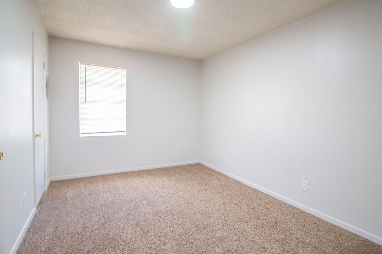 MC 2500 W 26th Street - Photo 7 of 14