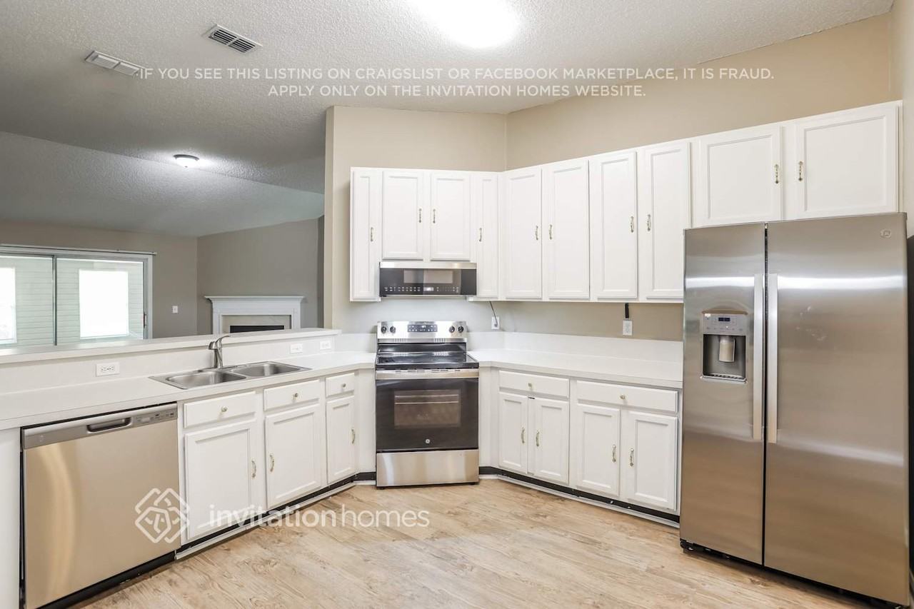 11275 Chertsey Ln - Photo 6 of 16