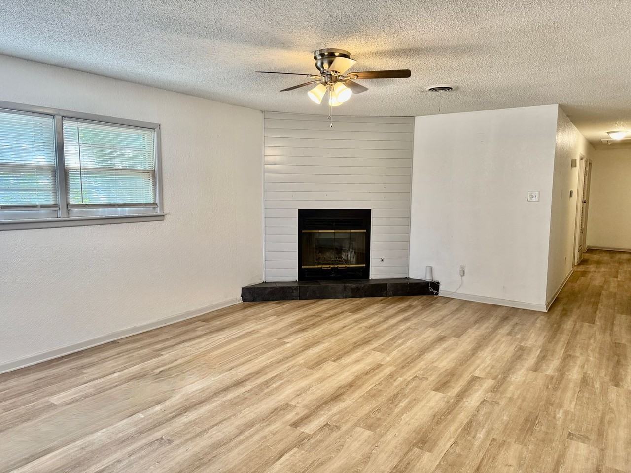 4419 39th St - Photo 3 of 24