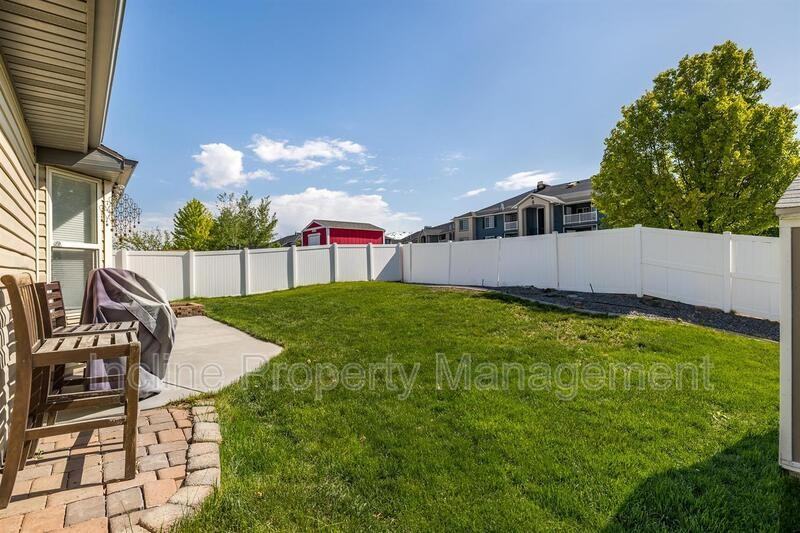 702 Durham Dr - Photo 5 of 25