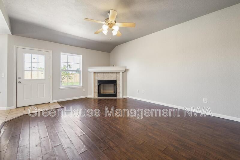 520 Dewberry Ln - Photo 6 of 27