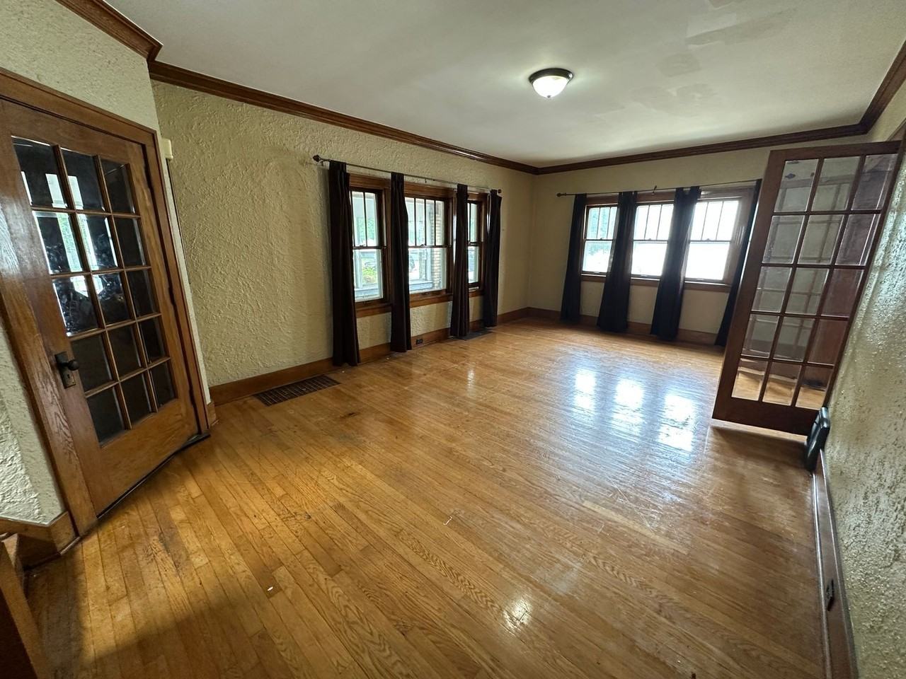 915 Veto St Nw - Photo 2 of 14