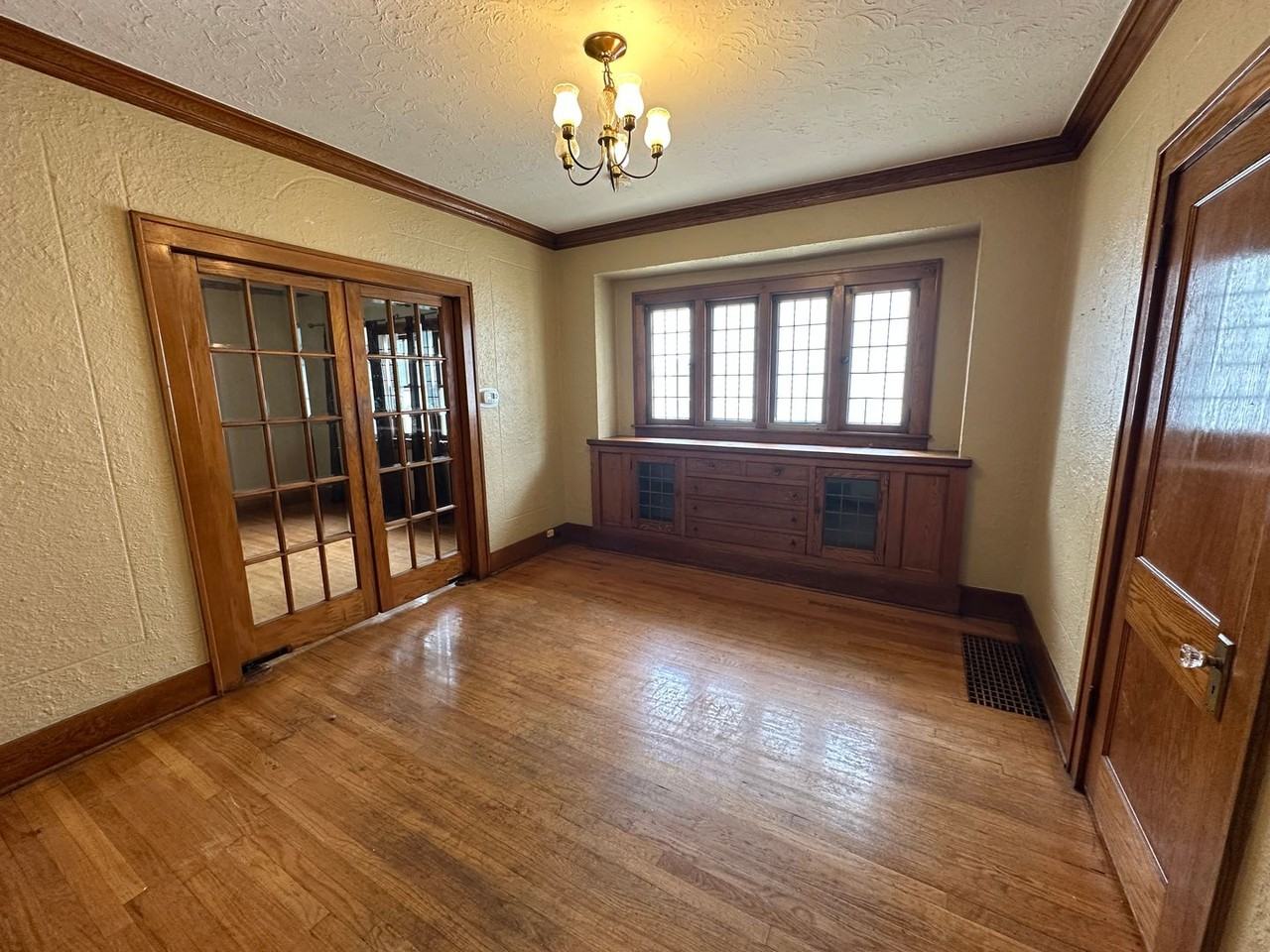 915 Veto St Nw - Photo 4 of 14