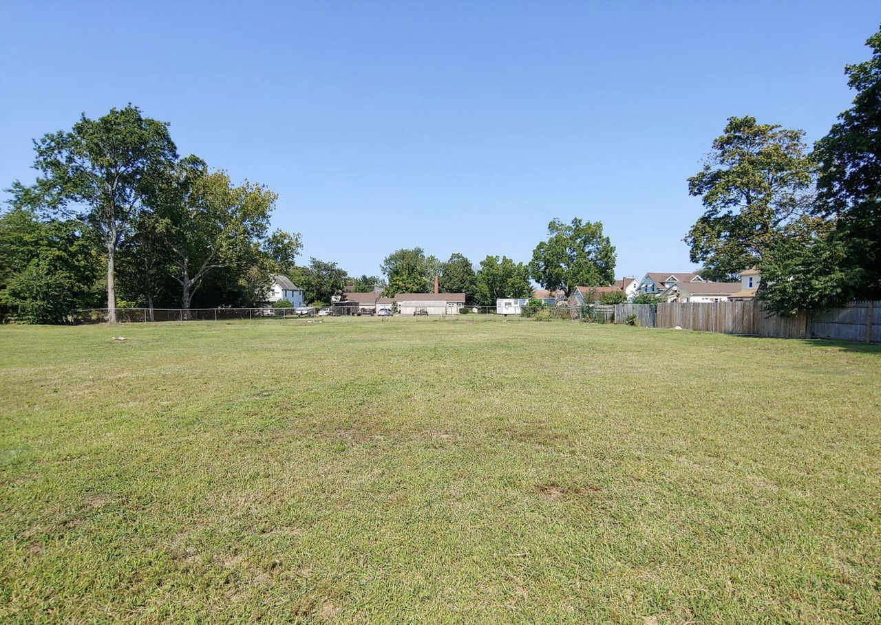 126 Jessup St - Photo 2 of 2