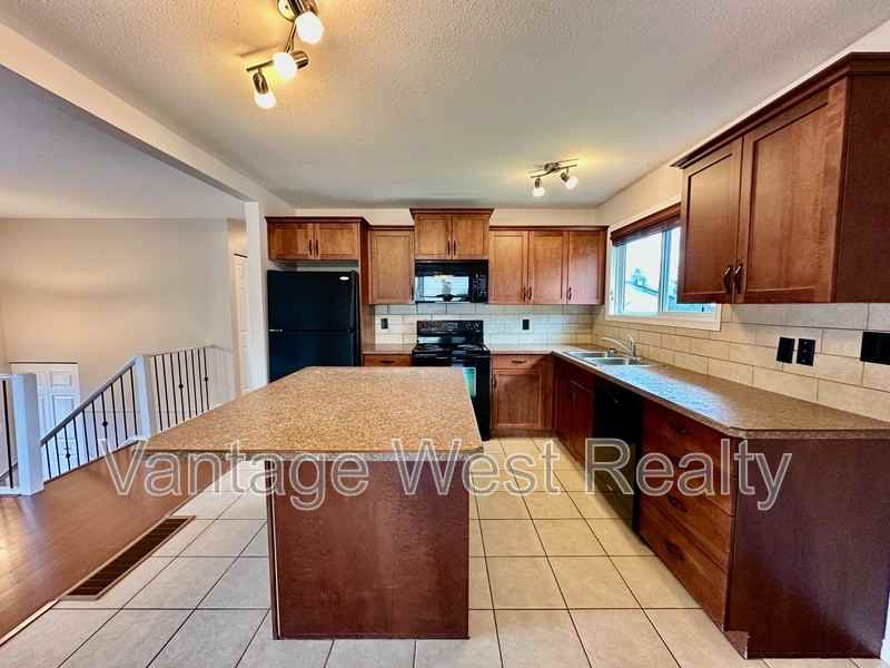 3254 Mcgregor Rd - Photo 2 of 39