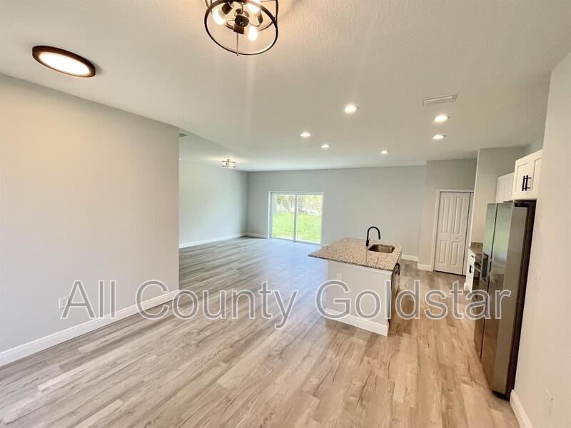 7137 Benson St - Photo 4 of 14