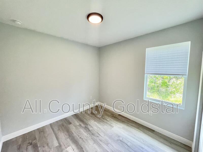 7137 Benson St - Photo 7 of 14