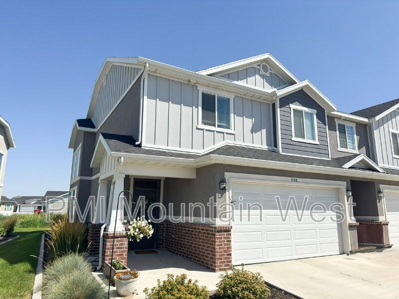 1088 E 360 S - Photo 2 of 40