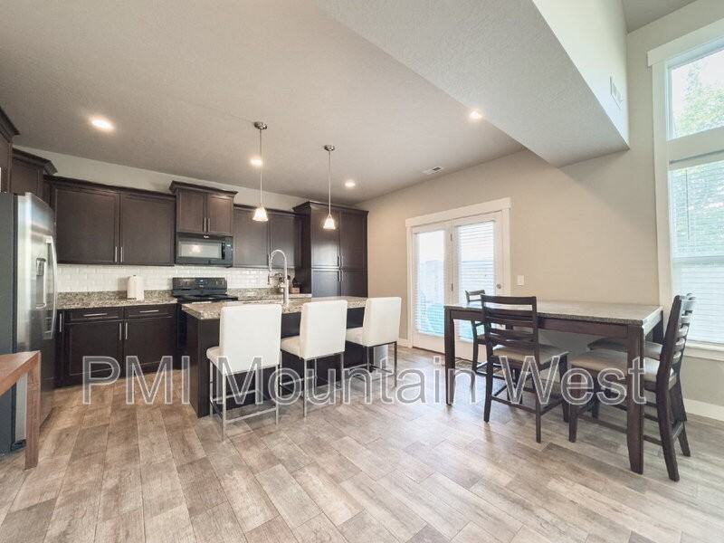 12702 S Stone Heights Dr - Photo 6 of 37