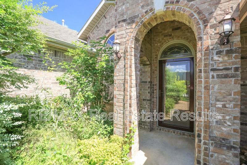 3104 Sw Tunica Ave - Photo 6 of 36