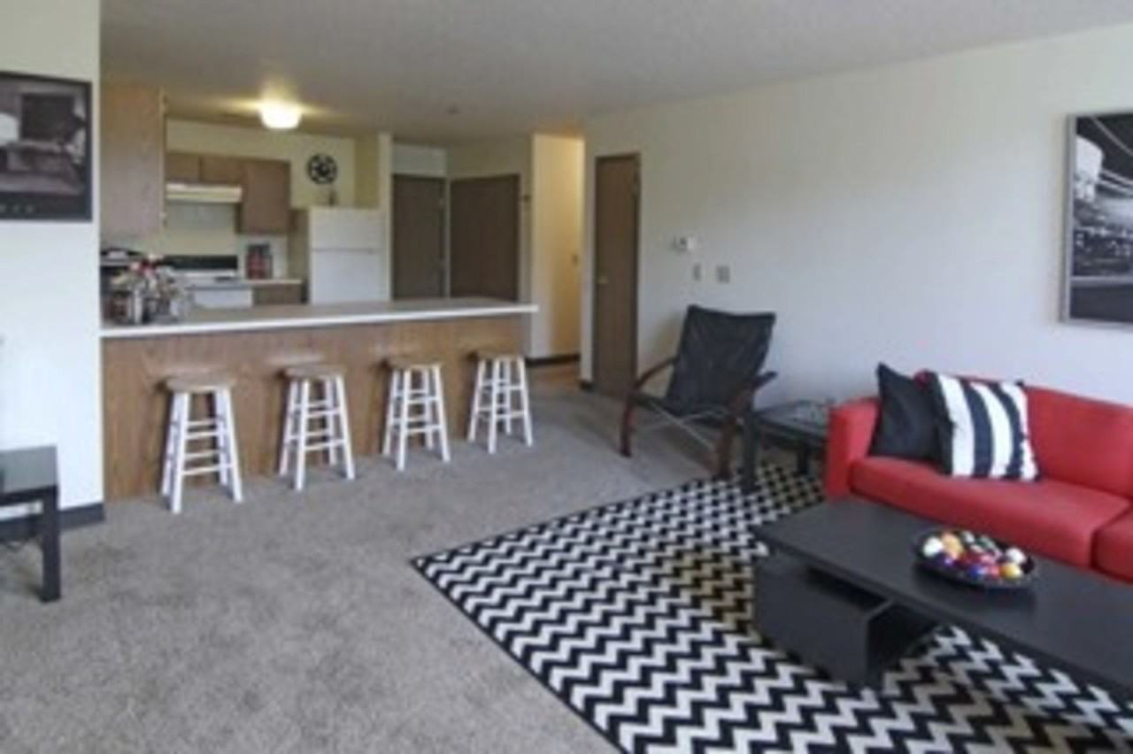 Brewers Point Apartments - Photo 4 of 17