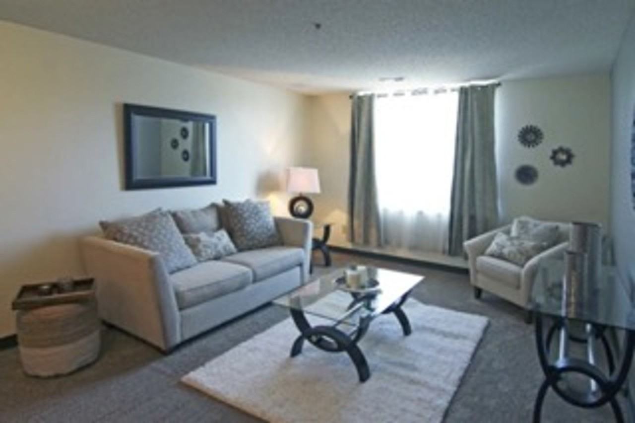 Brewers Point Apartments - Photo 5 of 17