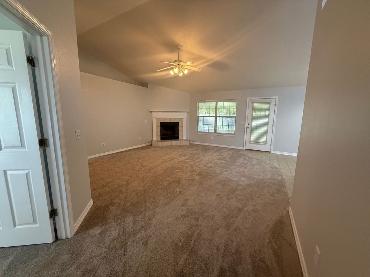 4902 Chads Cir - Photo 3 of 24