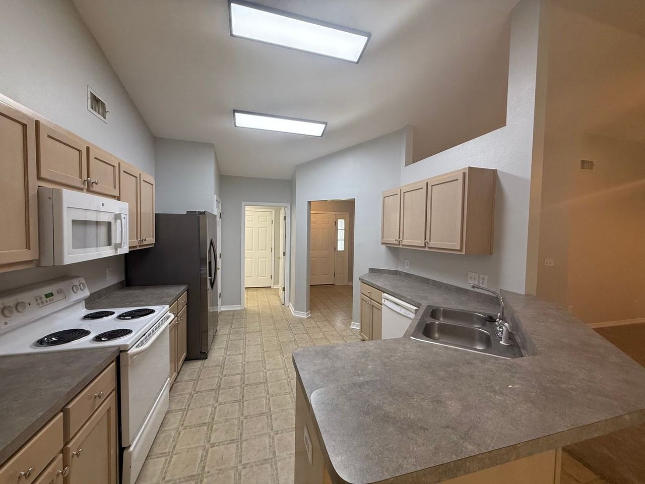 4902 Chads Cir - Photo 6 of 24