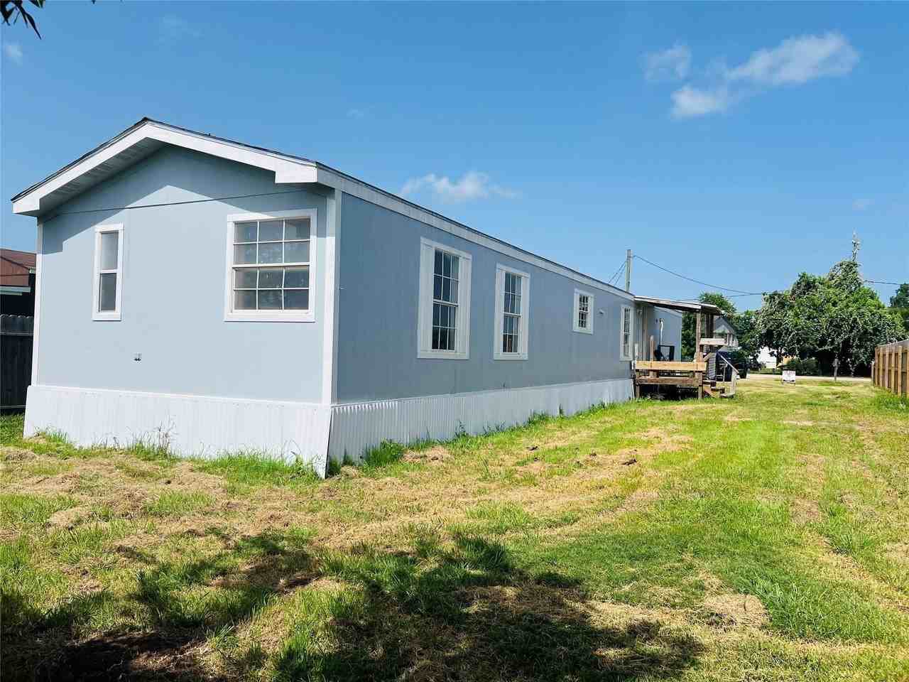 2525 Oyster Creek Bnd - Photo 2 of 10