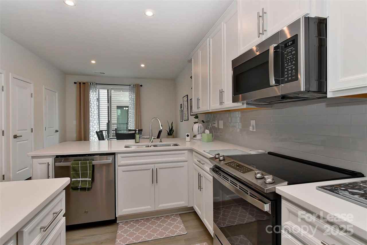 421 Spearfield Lane - Photo 2 of 22