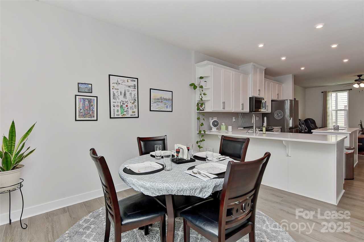 421 Spearfield Lane - Photo 5 of 22