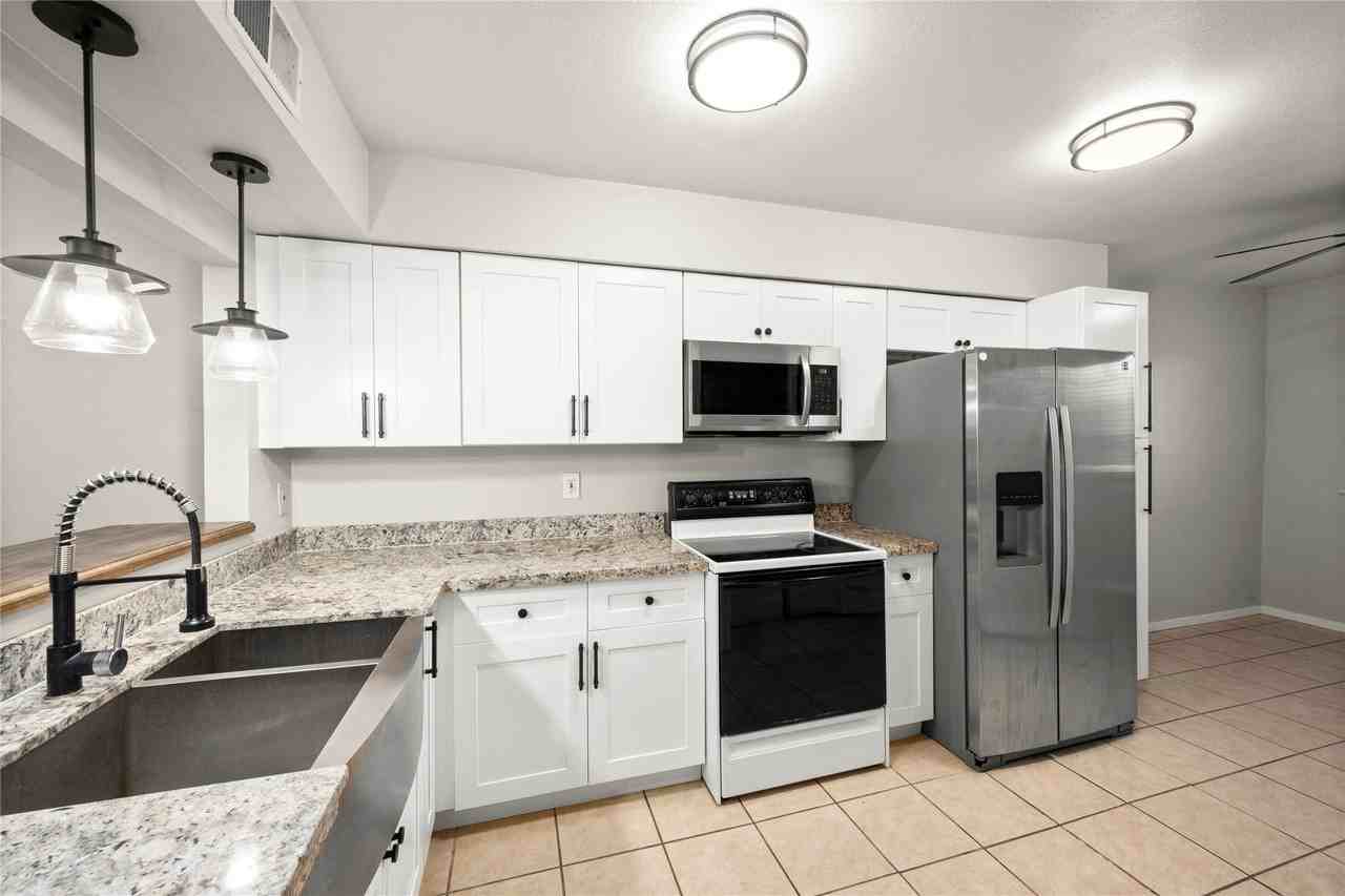 6652 Montauk Dr - Photo 5 of 34