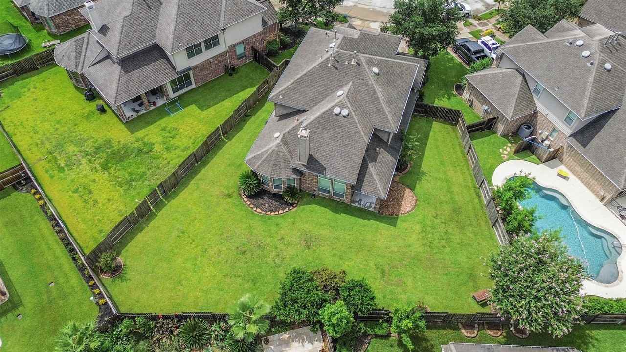 12222 Cobble Cove Cir - Photo 2 of 36