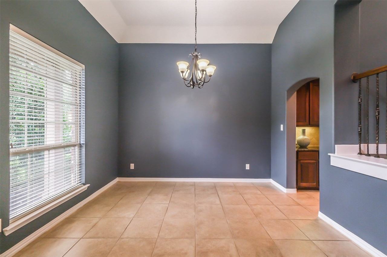 12222 Cobble Cove Cir - Photo 4 of 36